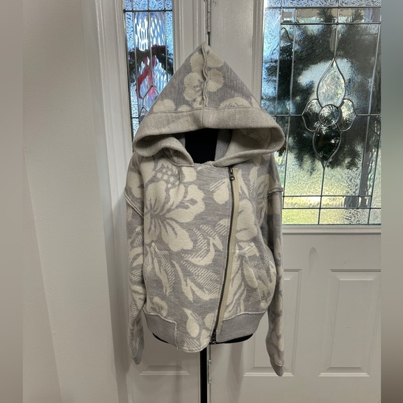 Free People Silver and White Bomber Jacket with Asymmetrical Design - Picture 4 of 16